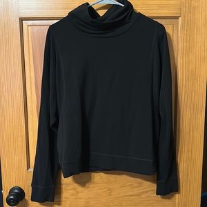 Cowl neck pullover croppedish